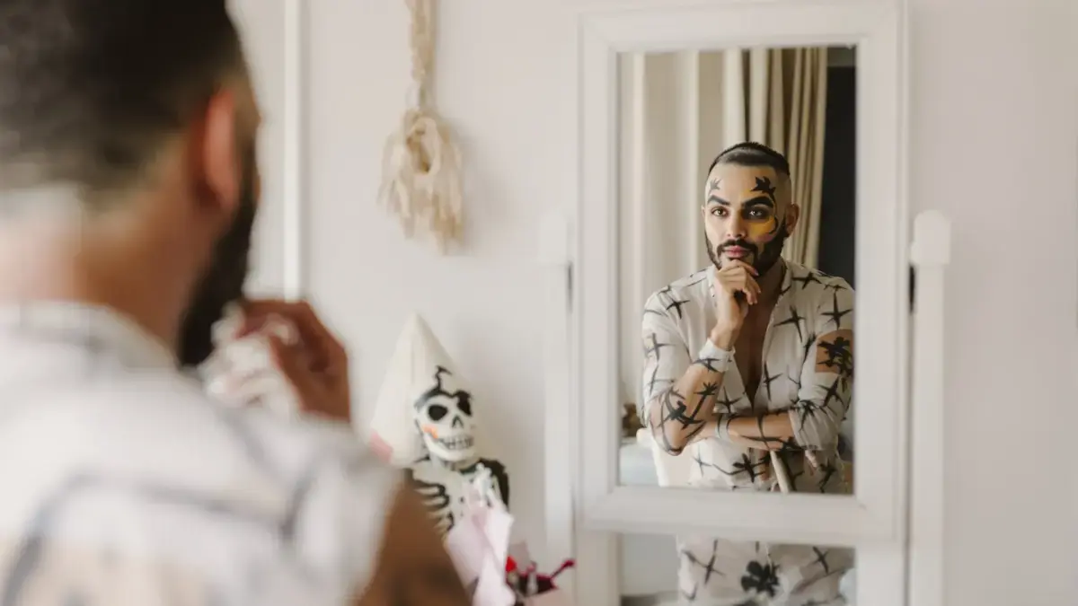 Deskundigen zijn het erover eens dat slapen met de deur dicht verrassende persoonlijkheidskenmerken kan onthullen maar het kan ook isolement bevorderen